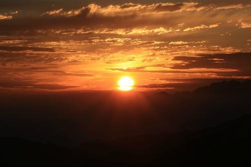 梦见出好大的太阳 梦见出好大的太阳