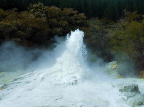 梦见泉水涌出 梦见泉水涌出