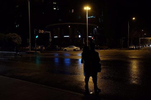 梦见等车回家 梦见等车回家