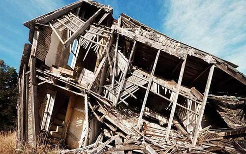 梦见别人房子倒了 梦见别人房子倒了