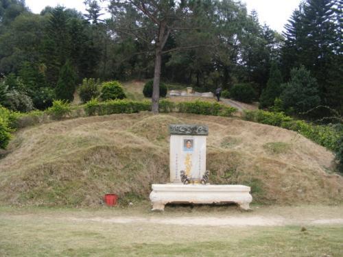 梦见房子周围都是坟 梦见房子周围都是坟