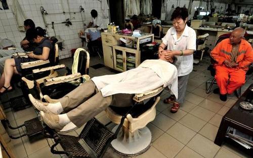 梦见理发店刮脸 梦见理发店刮脸