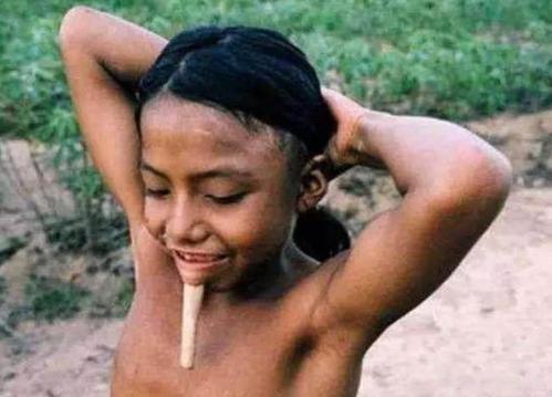 梦见一个不穿衣服的人 梦见一个不穿衣服的人