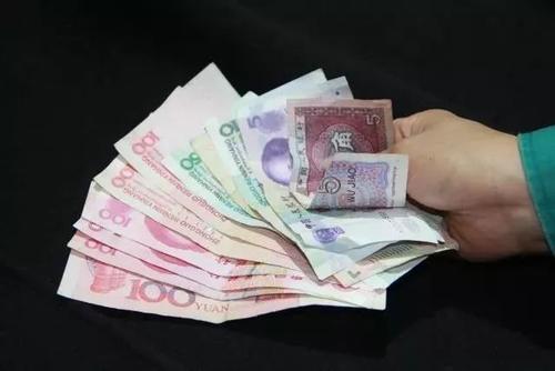 梦见口袋里钱掉了