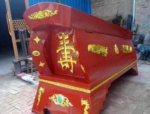 梦见自己把钱放到棺材里 梦见自己把钱放到棺材里