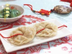 梦见吃饺子里面有钱