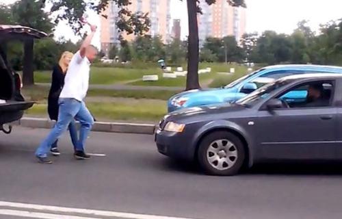 梦见刮车和别人争吵 梦见刮车和别人争吵