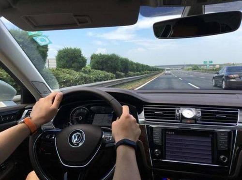 梦见开车出远门 梦见开车出远门