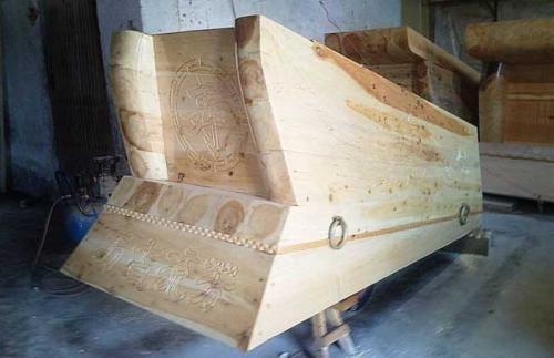 梦见棺材裂开 梦见棺材裂开