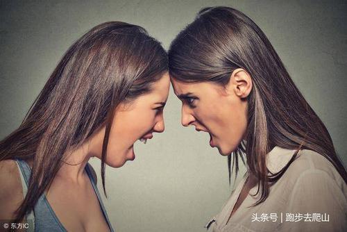 梦见两个女人吵架
