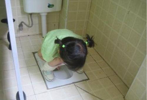 梦见在自己厕所里小便 梦见在自己厕所里小便