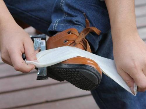 梦见擦皮鞋上油 梦见擦皮鞋上油