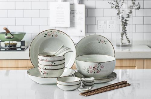 梦见碗盘子 梦见碗盘子