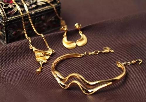 梦见首饰散了 梦见首饰散了