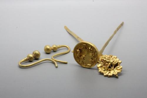 梦见金耳环断了 梦见金耳环断了