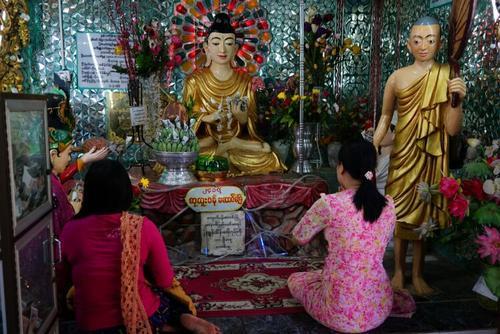 梦见对佛像叩拜 梦见对佛像叩拜