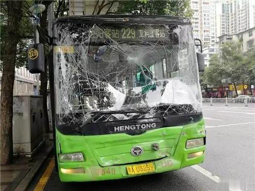 梦见跟公交车相撞 梦见跟公交车相撞