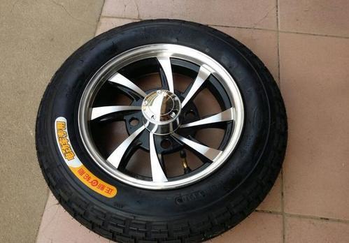 梦见车的轮胎破了 梦见车的轮胎破了