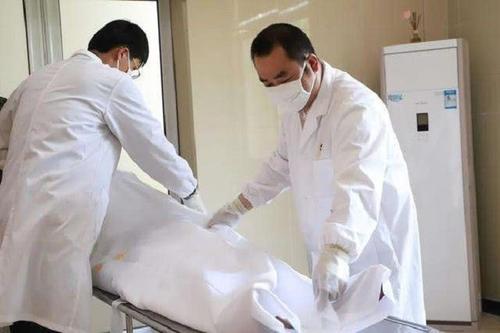 梦见一块白布到处飞 梦见一块白布到处飞