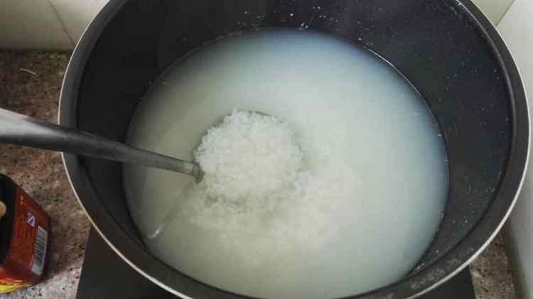 梦见锅里煮稀饭 梦见锅里煮稀饭