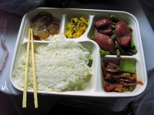 梦见买的盒饭发霉