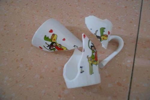 梦见保温杯摔坏了 梦见保温杯摔坏了