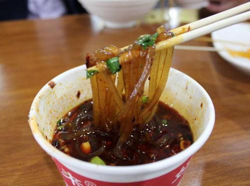 梦见吃酸辣粉 梦见吃酸辣粉