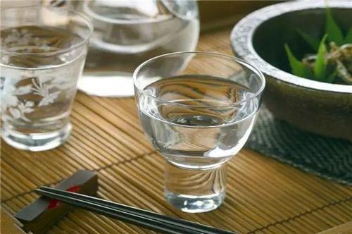 梦见水杯的把子断了 梦见水杯的把子断了