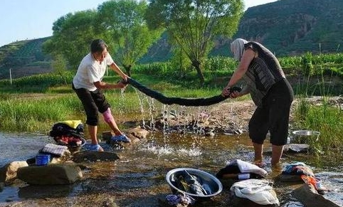 梦见去河滩洗衣服 梦见去河滩洗衣服