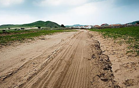 梦见泥泞路