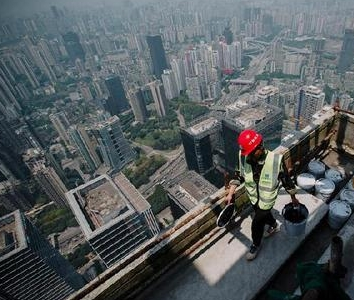 梦见我站在楼顶往下看