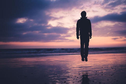 梦见自己飞来飞去