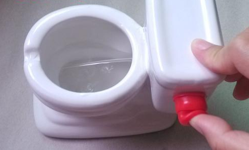 梦见马桶喷水 梦见马桶喷水