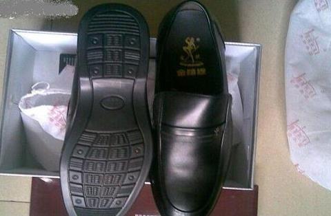 梦见皮鞋漏水 梦见皮鞋漏水