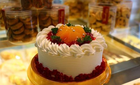 梦见一个人吃蛋糕 梦见一个人吃蛋糕