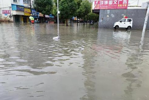 梦见水深过腰