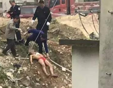梦见自己拿刀捅人见血