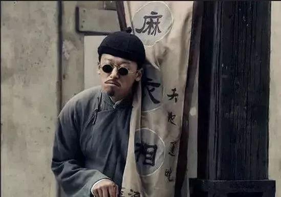 梦见看相