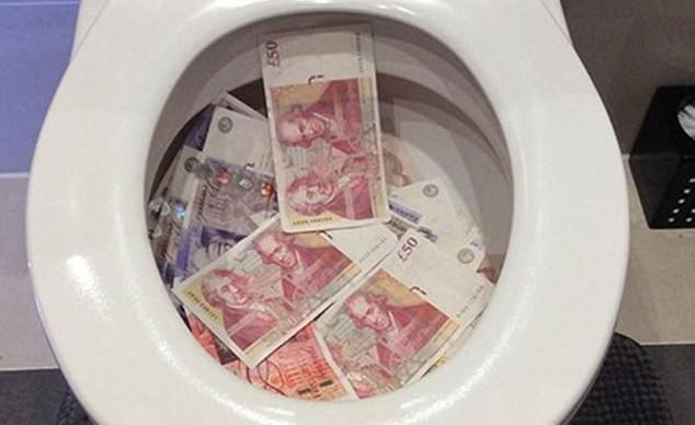 梦见钱掉厕所捡起来