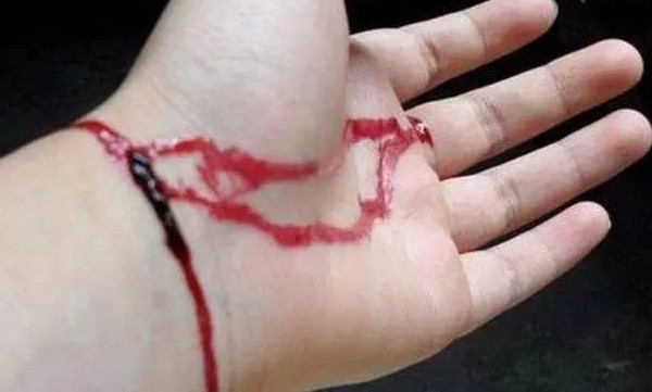 梦见自己男友割腕自杀 梦见自己男友割腕自杀