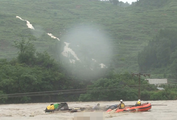 梦见发大水逃生
