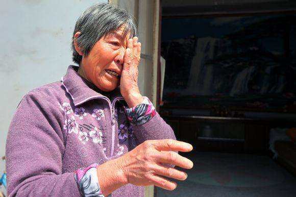 梦见死去的外婆在哭