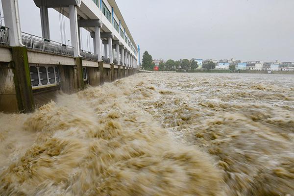 梦见洪水来了家人走散